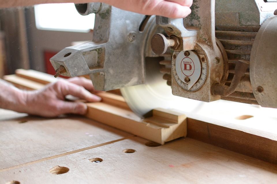 Fabricación a medida e instalación de carpinteria y mueble